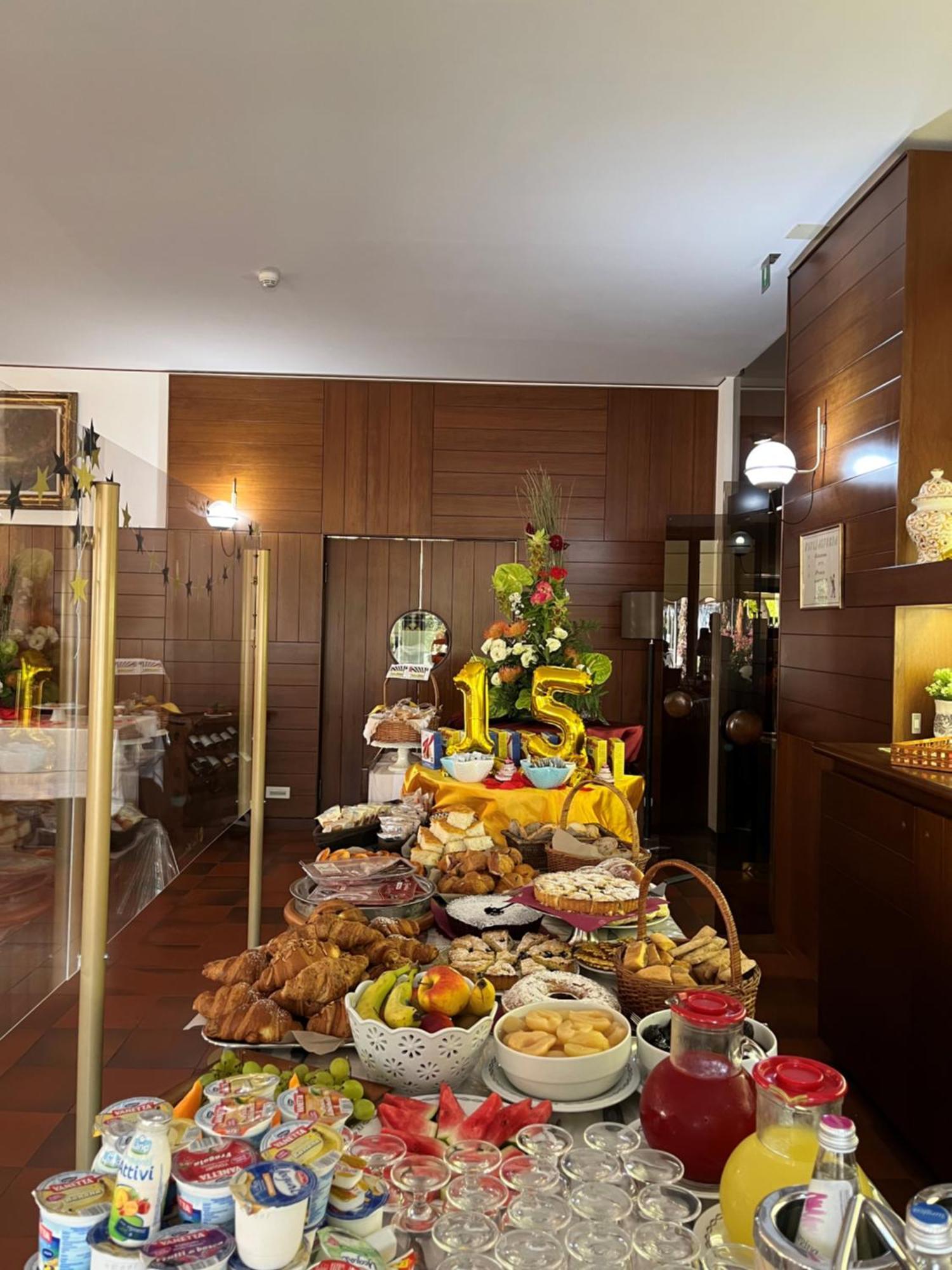 Hotel Astoria Pineto Bagian luar foto
