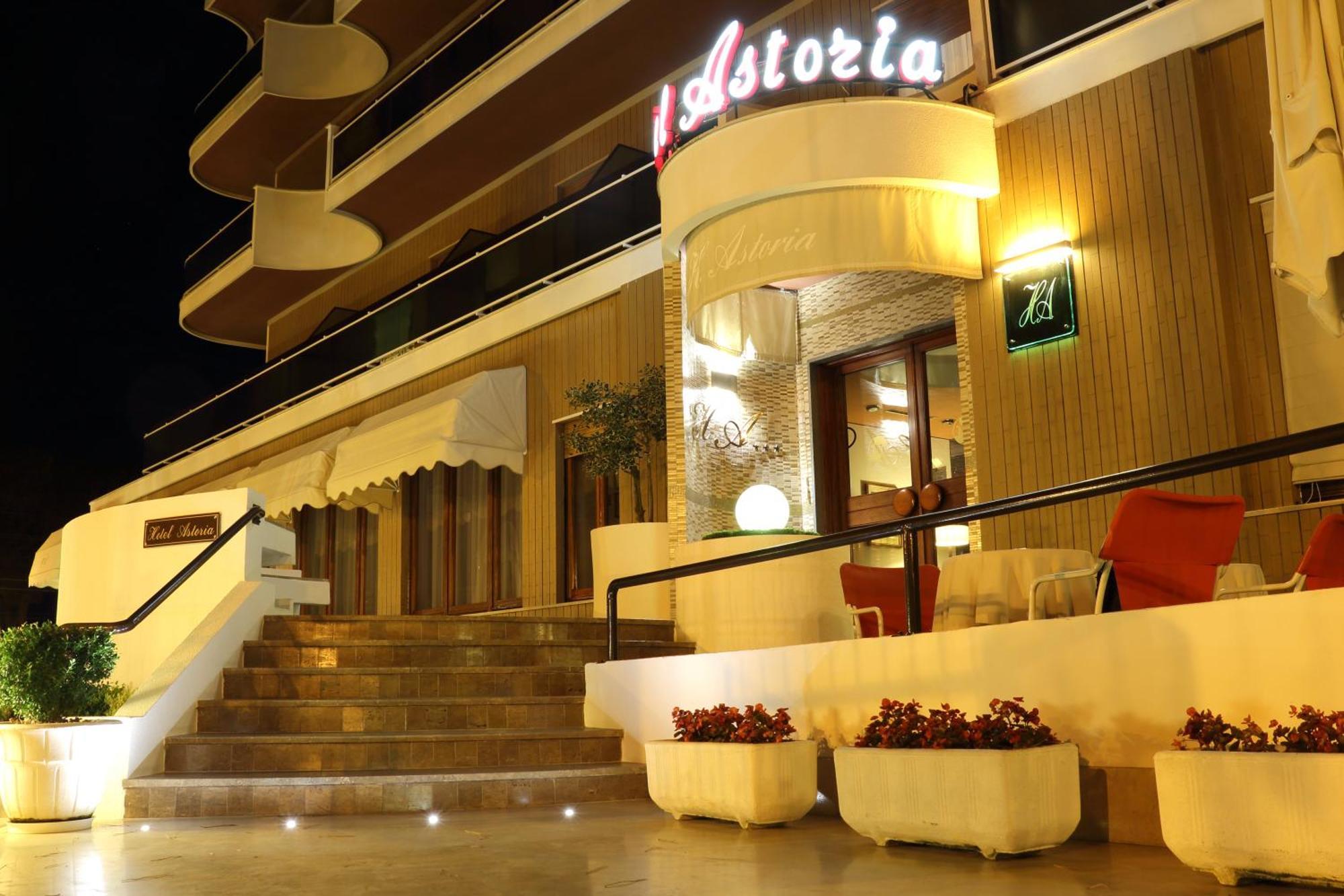 Hotel Astoria Pineto Bagian luar foto