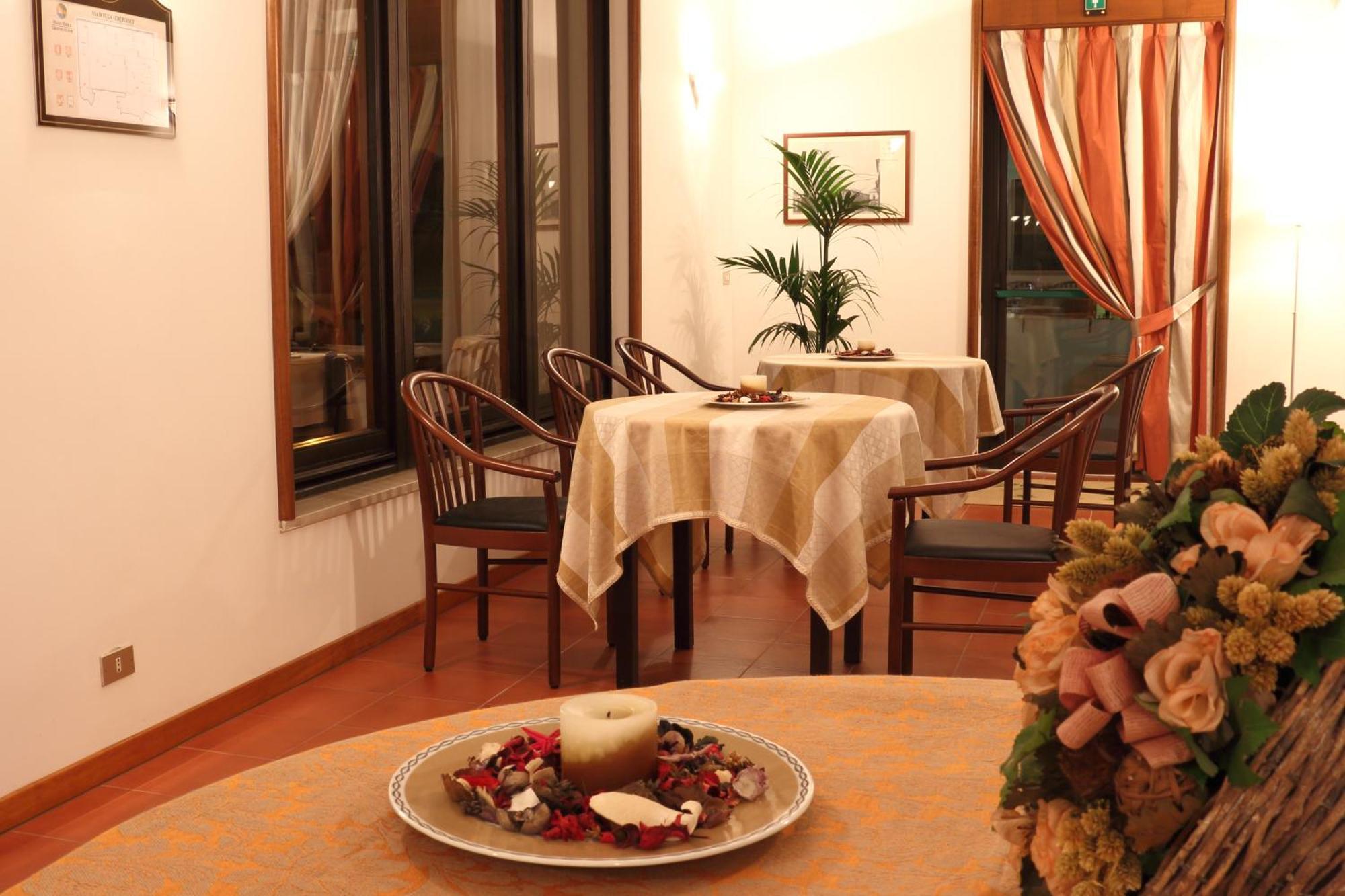 Hotel Astoria Pineto Bagian luar foto